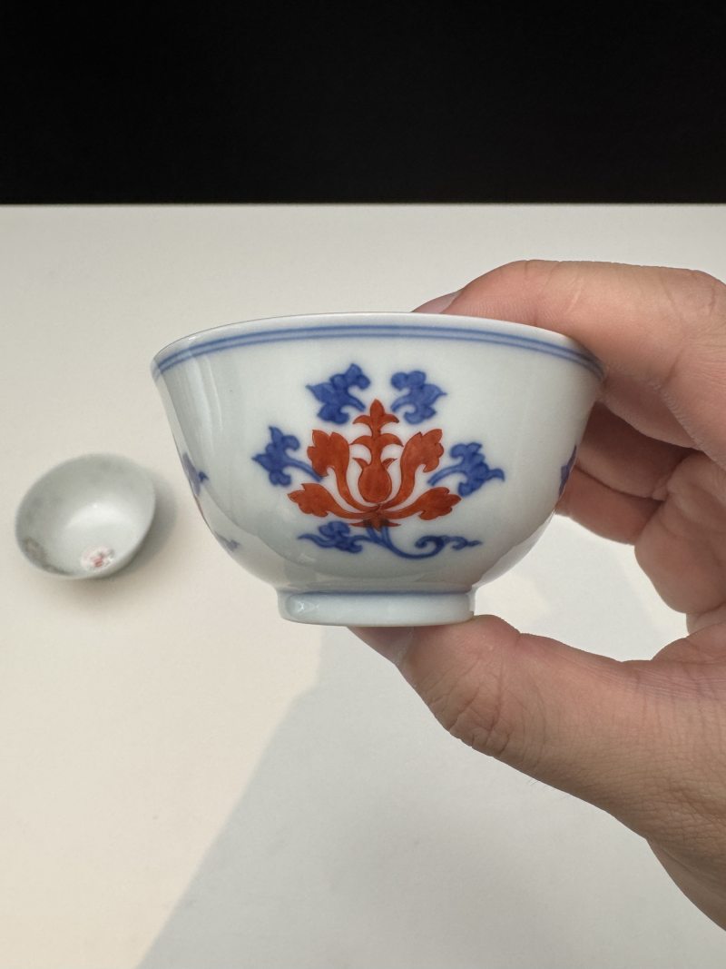 清雍正 青花矾红彩番莲纹盌 （一对） - 图6