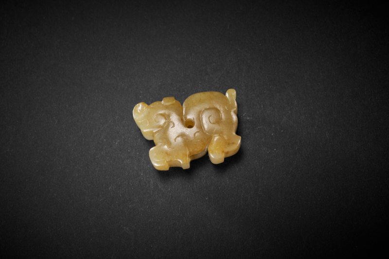 明 青白玉虎形珮 - 图10