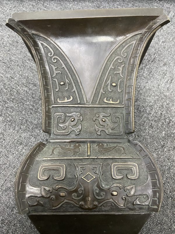 清 错金银兽面纹出戟方尊一对 - 图33