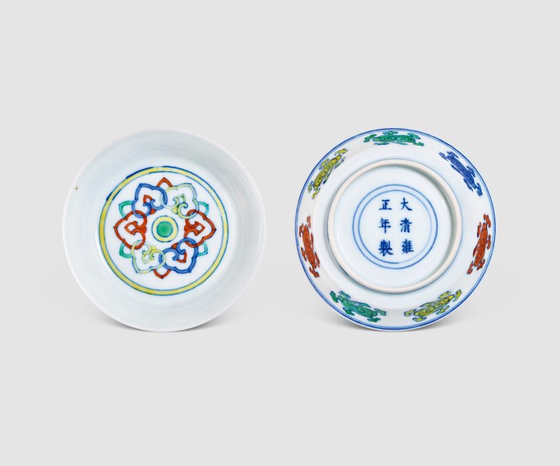 清雍正 斗彩仿成化如意灵芝纹折腰小碟