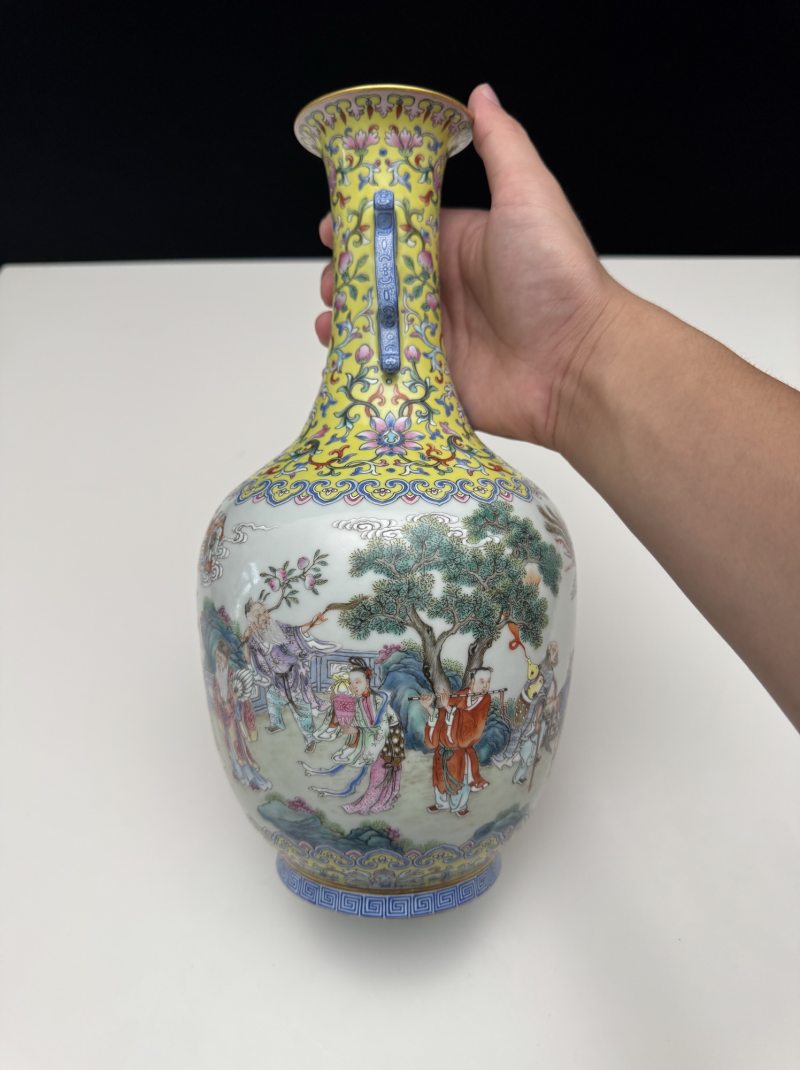 清嘉庆 黄地洋彩福寿连连群仙祝寿图螭耳瓶 - 图8