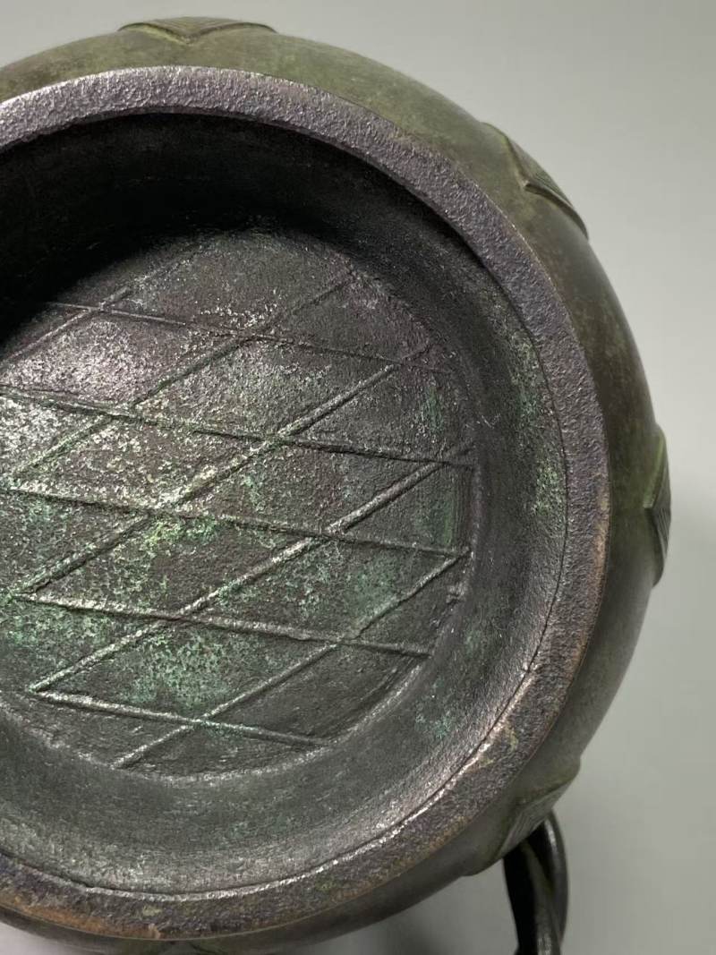 清 铜蝉叶纹提梁卣 - 图17