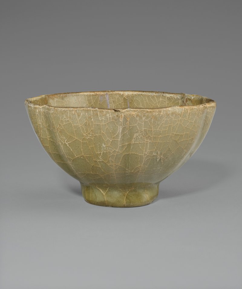 中國 南宋 龍泉窯青釉葵口盌  CHINA, SOUTHERN SONG DYNASTY (1127-1279) - 图1