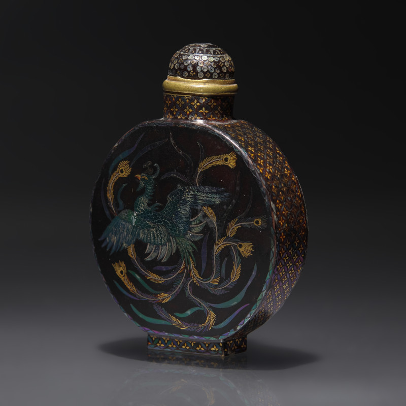 1854-1920年 日本黑漆嵌螺鈿鳳紋鼻煙壺 | A Lac-Burgaute "Phoenix" Snuff Bottle, Circa 1854-1920 - 图2
