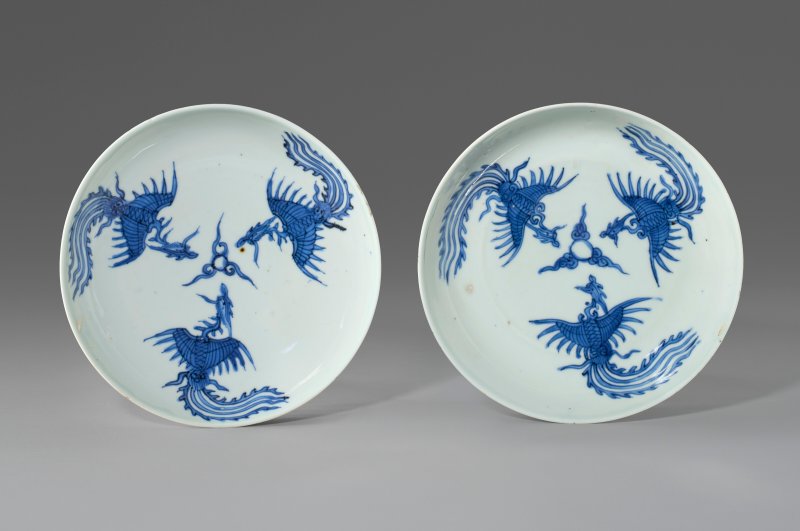 中國 十七世紀 青花鳳紋盤一對  CHINA, 17TH CENTURY - 图1