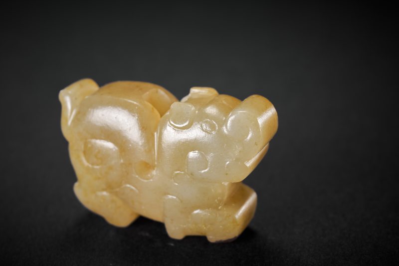 明 青白玉虎形珮 - 图12
