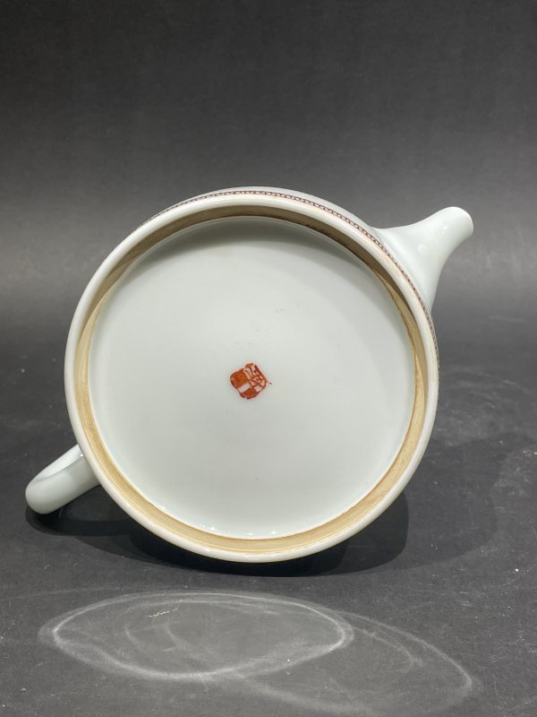 当代施晓雯粉彩山水诗文茶壶 - 图7