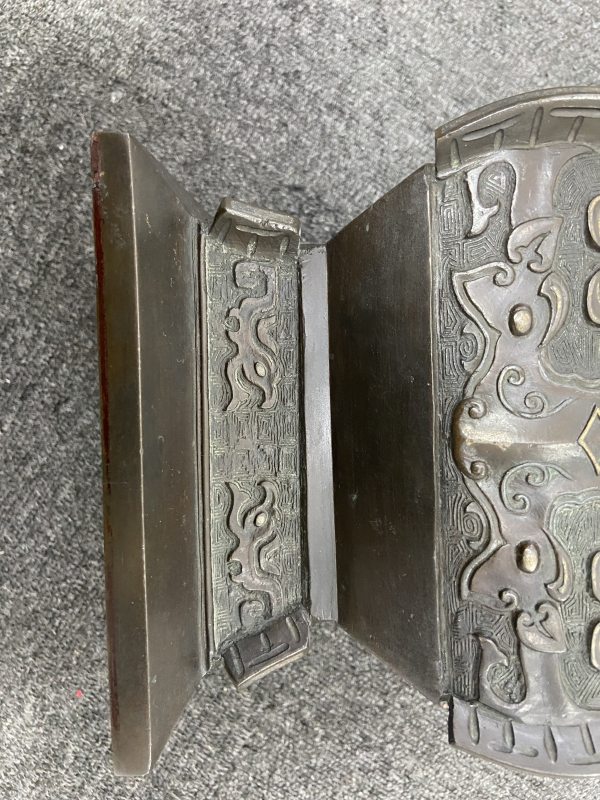 清 错金银兽面纹出戟方尊一对 - 图35