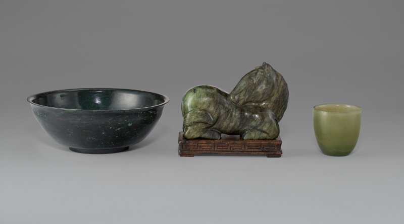 中國 清或以後 玉器三件  CHINA, QING DYNASTY OR LATER - 图1
