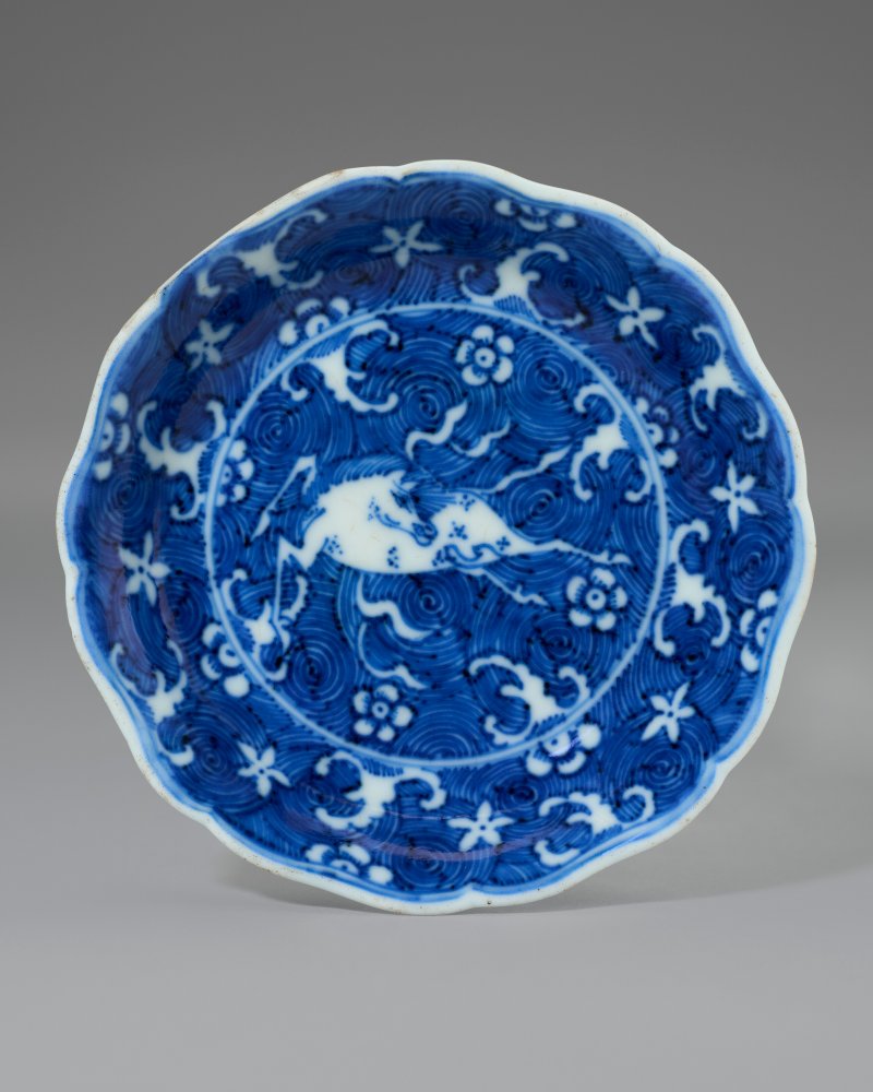中國 十七世紀 藍地青花天馬紋小盤  CHINA, 17TH CENTURY - 图1