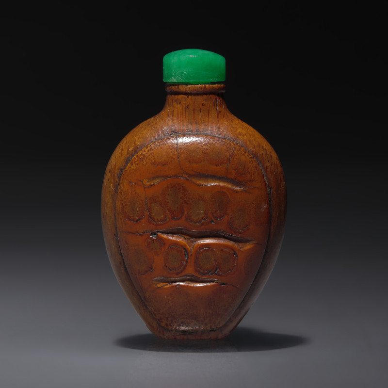 1736-1795年 竹雕鼻煙壺 | A Chinese Bamboo Snuff Bottle, Qing Dynasty, Circa 1736-1795 - 图2