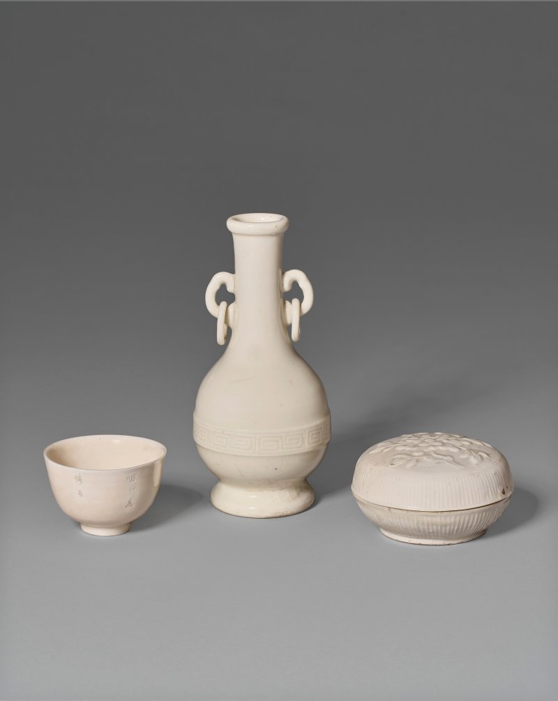 中國 十七世紀 德化白釉瓷器三件  CHINA, 17TH CENTURY - 图2