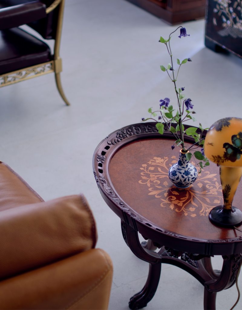 明宣德 青花缠枝花卉纹瓶 - 图4