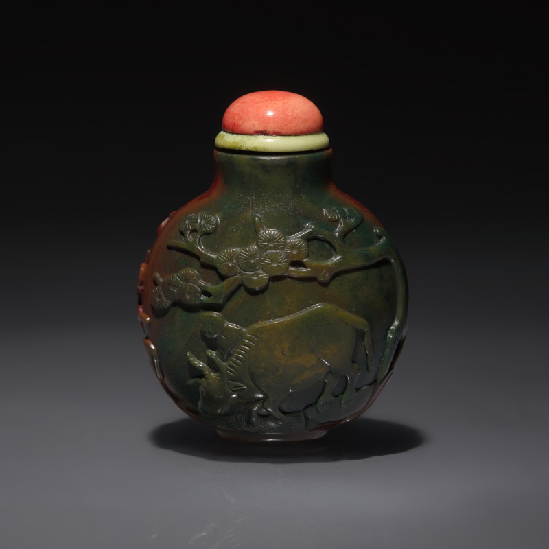 1820–1880年 羊肝瑪瑙雕童子圖鼻煙壺 | A Chinese Carved Jasper Snuff Bottle, Qing Dynasty, Circa 1820-1880 - 图2