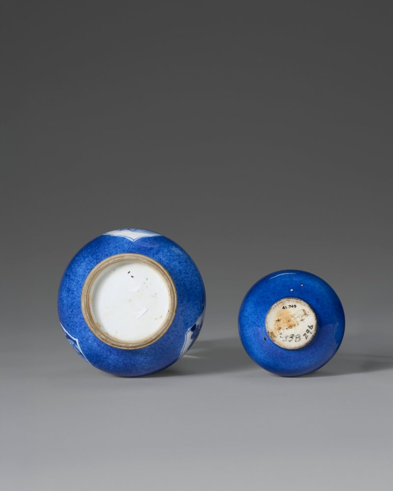 中國 清康熙 灑藍釉瓶兩件  CHINA, KANGXI PERIOD (1662-1722) - 图3