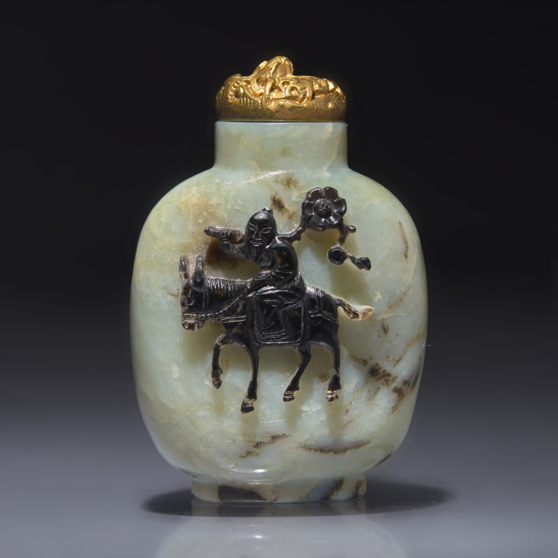 清晚期 灰玉巧雕踏雪尋梅圖鼻煙壺 | A Chinese Carved Grey and Black Jade Snuff Bottle, Qing Dynasty, 19th Century - 图1
