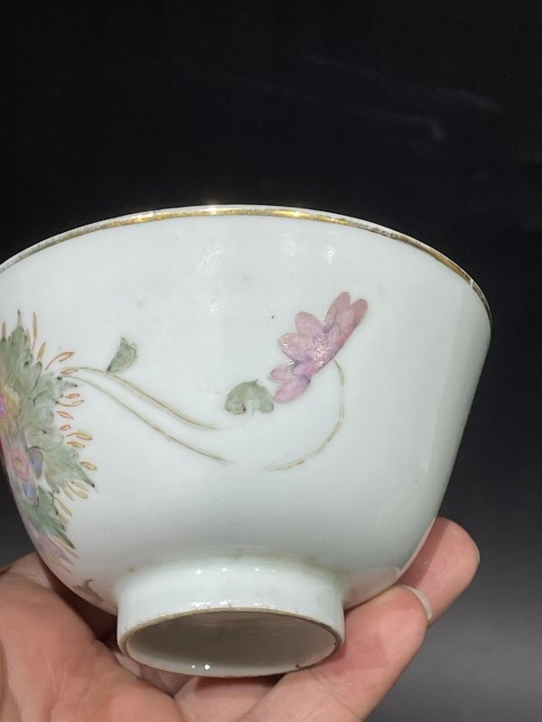 民国 粉彩花卉纹盖碗 - 图3