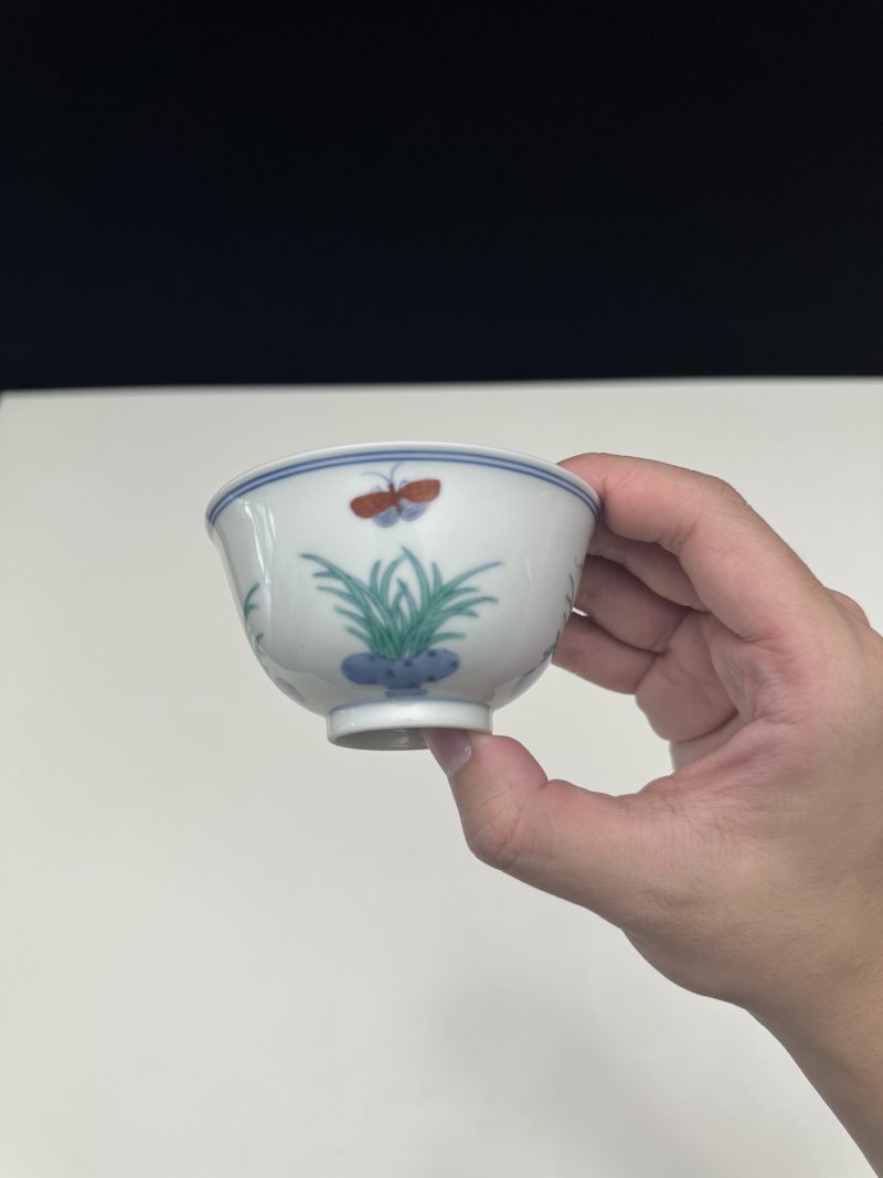 清雍正 斗彩花蝶纹杯 - 图4