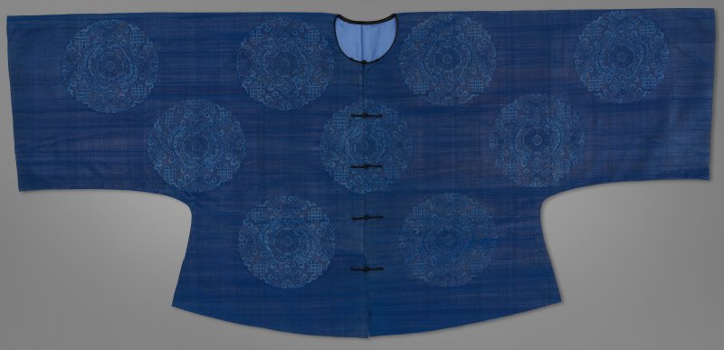 中國 二十世紀 石青地八吉祥紋緙絲马褂  CHINA, 20TH CENTURY