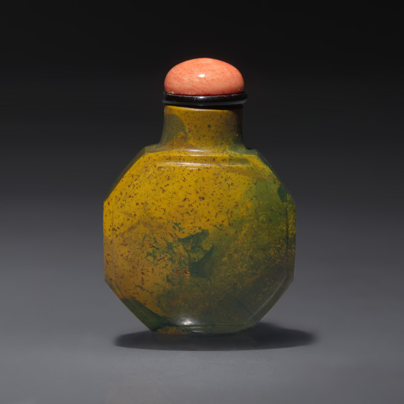 1750–1820年 羊肝瑪瑙八方磨棱小鼻煙壺 | A Small Chinese Faceted Jasper Snuff Bottle, Qing Dynasty, Circa 1750-1820 - 图1