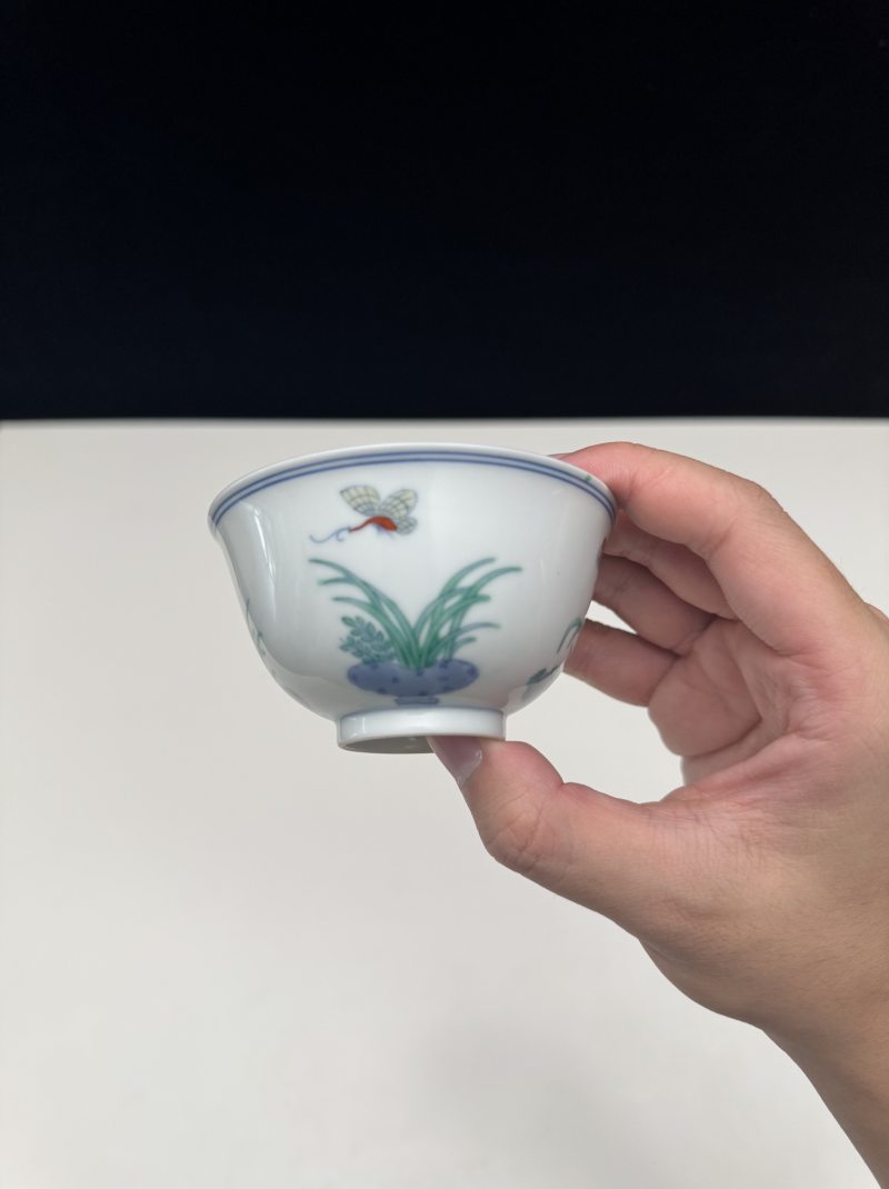 清雍正 斗彩花蝶纹杯 - 图5