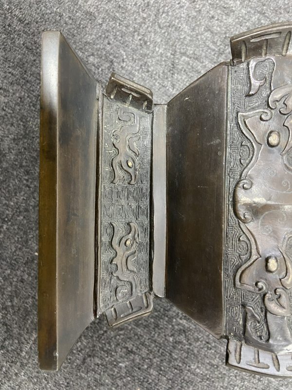 清 错金银兽面纹出戟方尊一对 - 图12