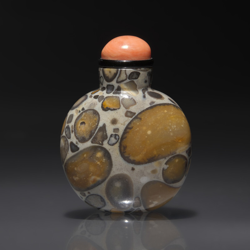 1750-1860年 抱子石鼻煙壺 | A Chinese Puddingstone Snuff Bottle, Qing Dynasty, Circa 1750-1860 - 图2