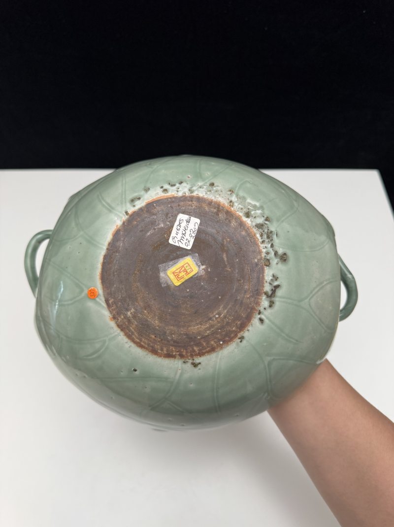 明 青釉荷叶形双龙花口洗 - 图9