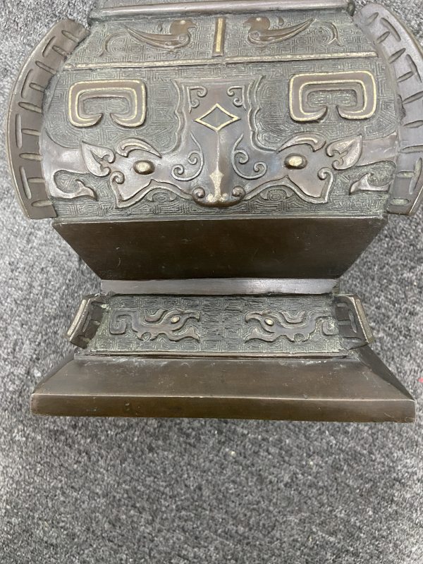 清 错金银兽面纹出戟方尊一对 - 图39