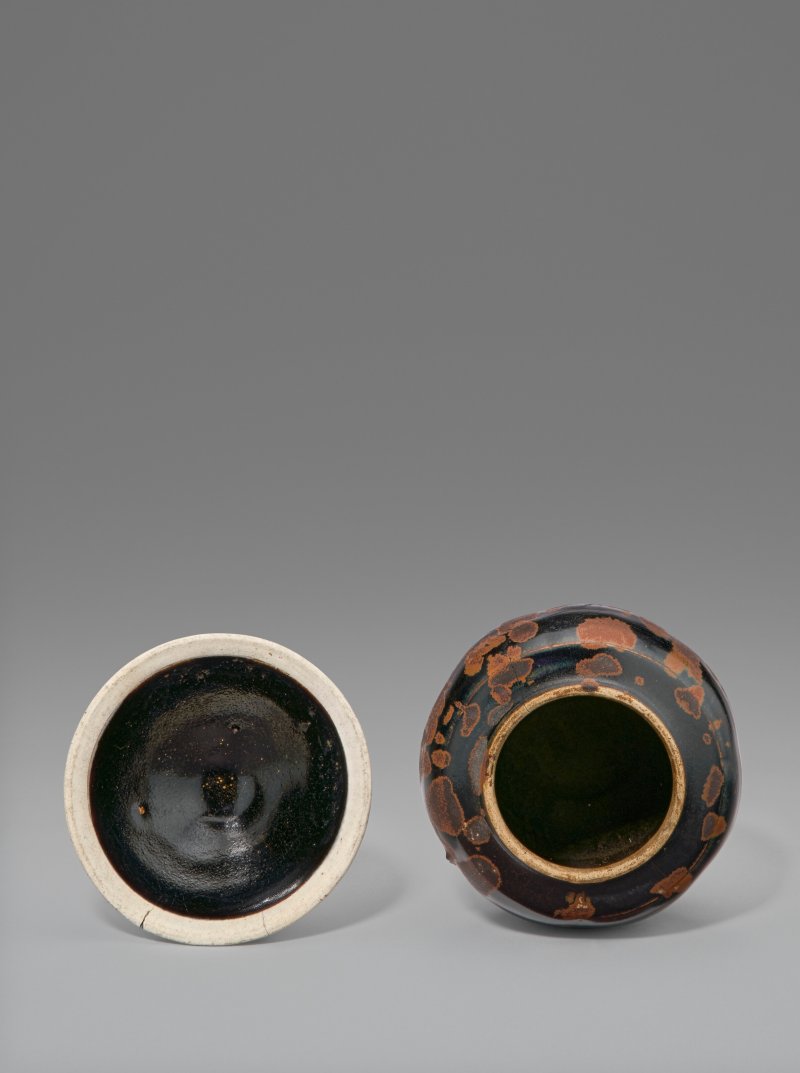 中國 宋/金 黑釉褐斑罐及黑釉白口盞  CHINA, SONG-JIN DYNASTY (960-1234) - 图2