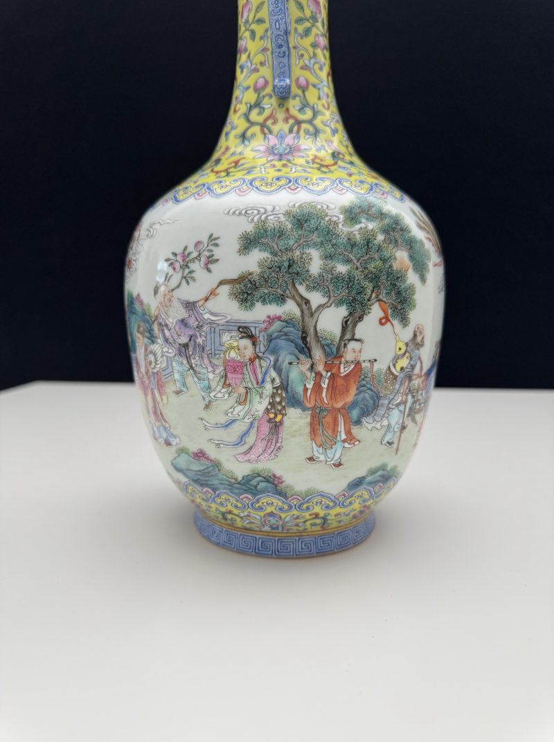 清嘉庆 黄地洋彩福寿连连群仙祝寿图螭耳瓶 - 图27