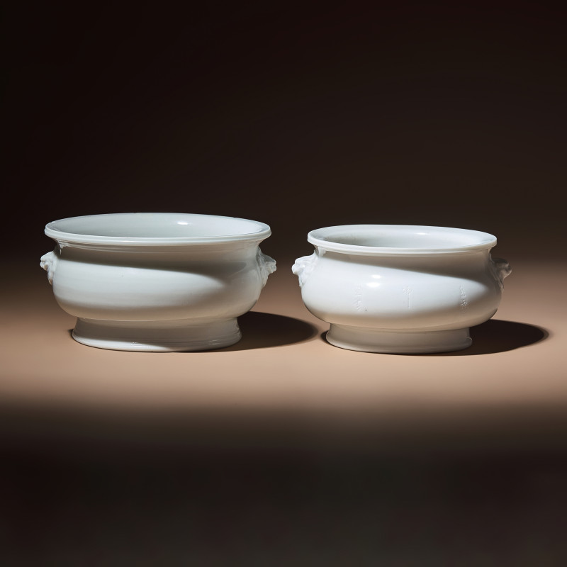 清早期 德化白瓷雙獸首香爐兩具 | Two Chinese Blanc-de-Chine Porcelain Incense Burners, 17th-18th Century - 图1