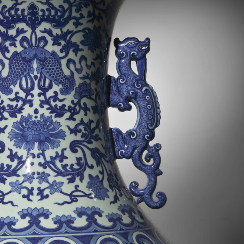 清嘉慶/道光 巨型青花九龍大瓶（附山中商會1943年圖錄） | A Magnificent, Monumental, and Extremely Rare Chinese Blue and White 'Nine Dragons' Vase, Qing Dynasty, Jiaqing/Daoguang Period - 图7