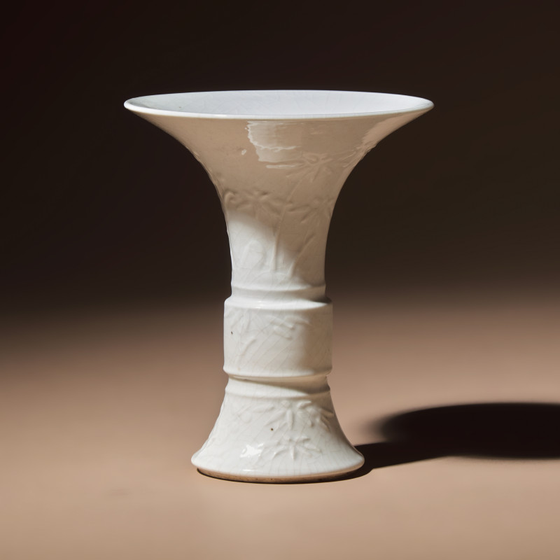 清中期 德化白瓷瓶三件 | Three Chinese White Glazed Porcelain Vases, Mid Qing Dynasty - 图4