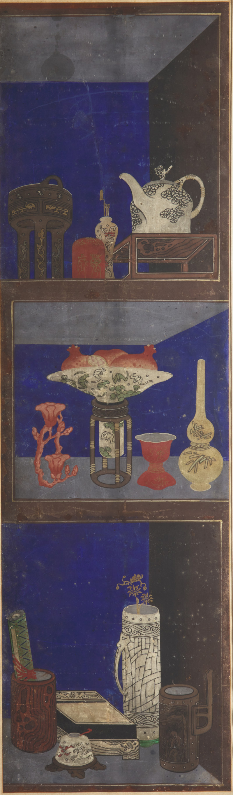 李宅均（款，朝鮮王朝，1808-1883以后）《冊架圖》三幅 | Attributed to Lee Taek-Gyun (Korean, 1808-after 1883), A Set of Three Books and Scholars’ Accoutrements (Chaekgeori) Paintings, Joseon Dynasty,... - 图4