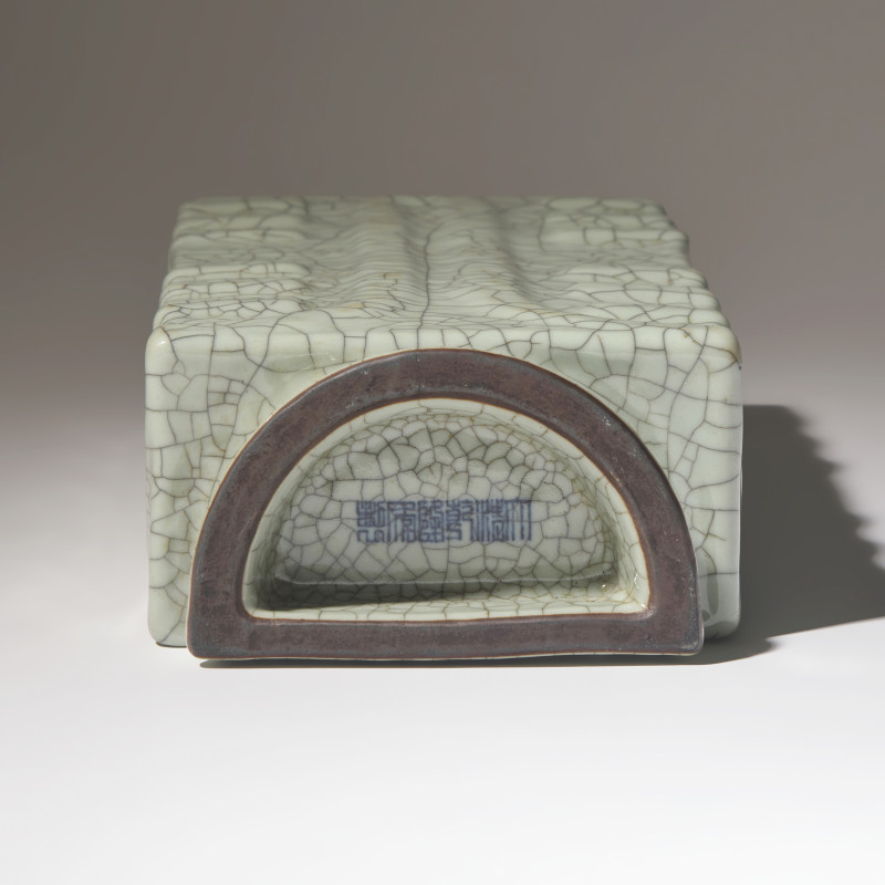 清乾隆 哥釉琮式壁瓶 | A Rare Chinese Ge Type Cong-Form Wall Vase, Qianlong Mark and of the Period - 图4