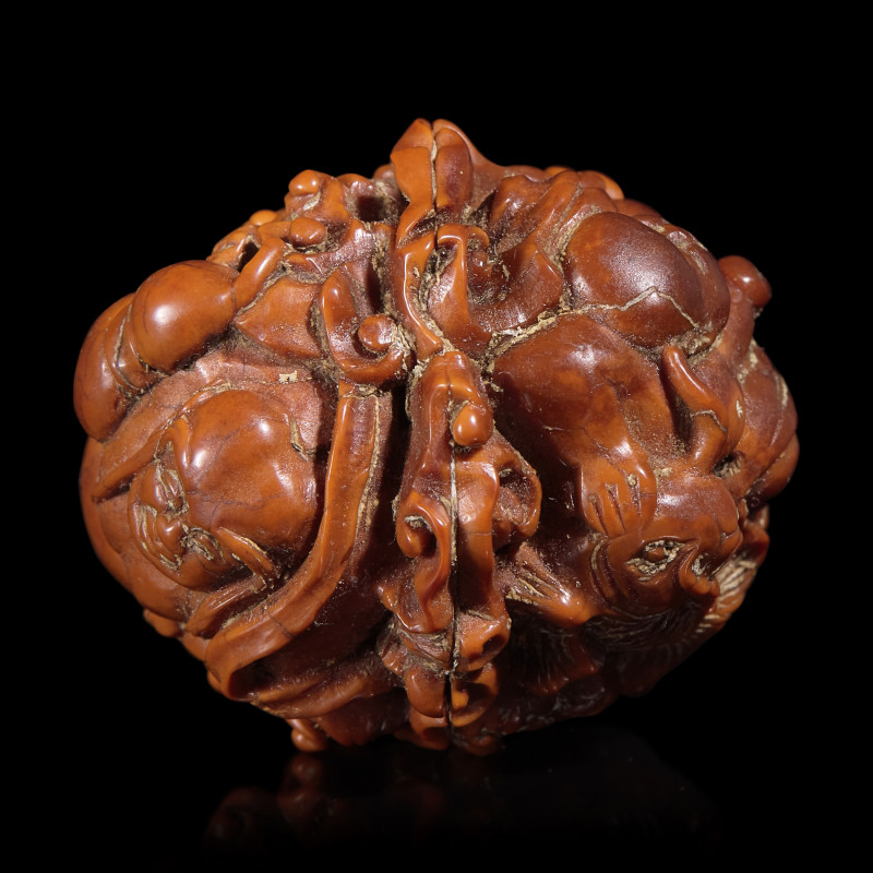 晚清/民國 羅漢圖文玩核桃 | A Chinese Carved Luohan Walnut, 19th/Early 20th Century - 图4