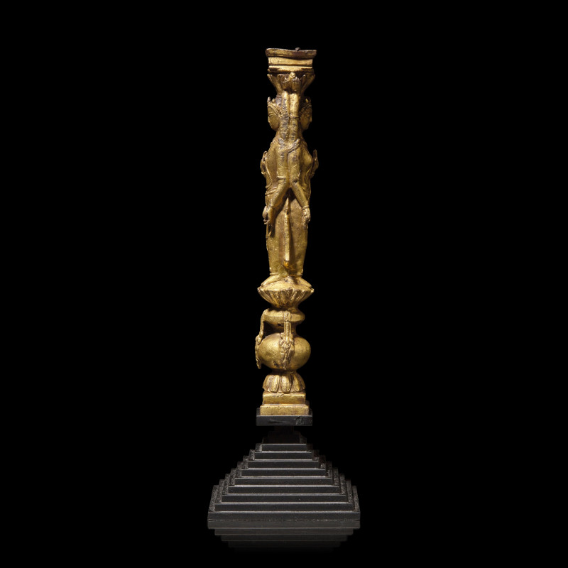 十四-十五世紀早期 丹薩替寺銅鎏金雙面塔柱 | A Tibetan Gilt Copper Alloy Double-Sided Stupa Column Support, Densatil Monastery, 14th/Early 15th Century - 图4