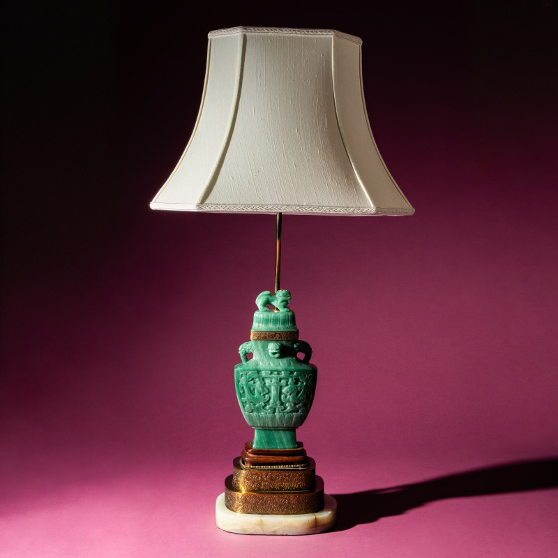 近代 東陵玉雕螭龍紋賞瓶 | A Chinese Carved Aventurine Quartz ‘Chilong’ Covered Vase, 20th Century - 图5