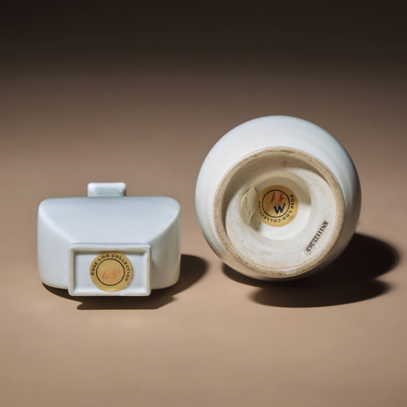 清 雙龍耳暗刻龍鳳紋白釉瓶及白釉四方小瓶 | Two Chinese White Glazed Porcelain Vases, Qing Dynasty - 图3