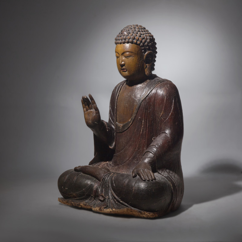 明末清初 木髹漆巨型坐佛 | A Large Chinese Lacquered Wood Seated Buddha, Late Ming/Early Qing Dynasty