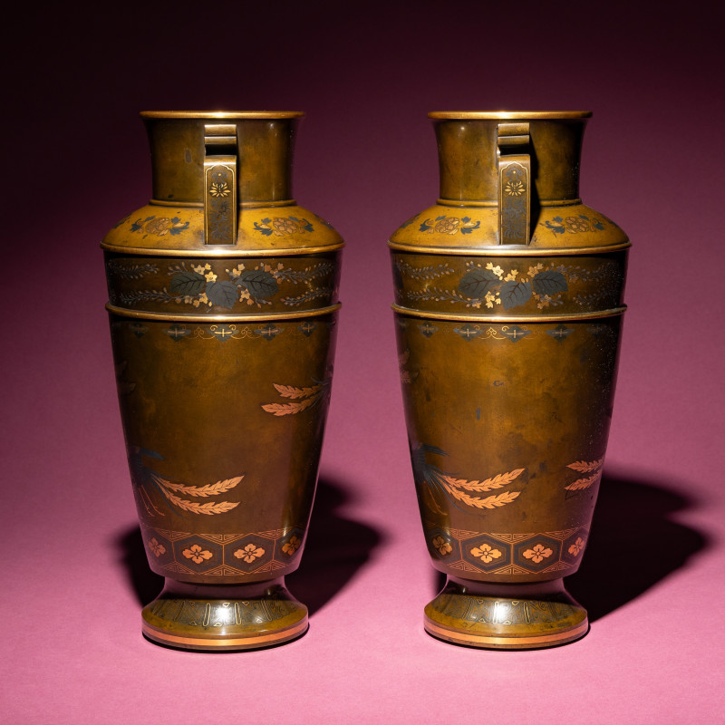 近代 日本金工鳳紋賞瓶一對 | A Pair of Japanese Bronze and Mixed Metal Vases, 20th Century - 图2