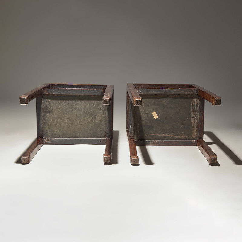 清中期 或爲黃花梨邊几一對 | A Pair of Chinese Hardwood, Possibly Huanghuali, Stands, Qing Dynasty, 18th Century - 图4