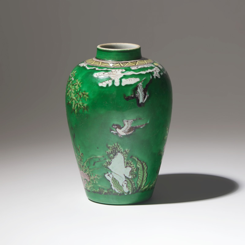 清康熙 綠彩繪花鳥竹石罐 | A Chinese Green Ground 'Birds and Bamboo' Porcelain Jar, Kangxi Period - 图2