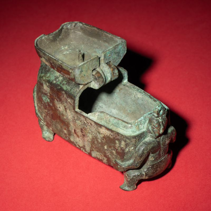 西漢 青銅神人油燈 | A Chinese Bronze 'Figural' Oil Lamp, Western Han Dynasty - 图4