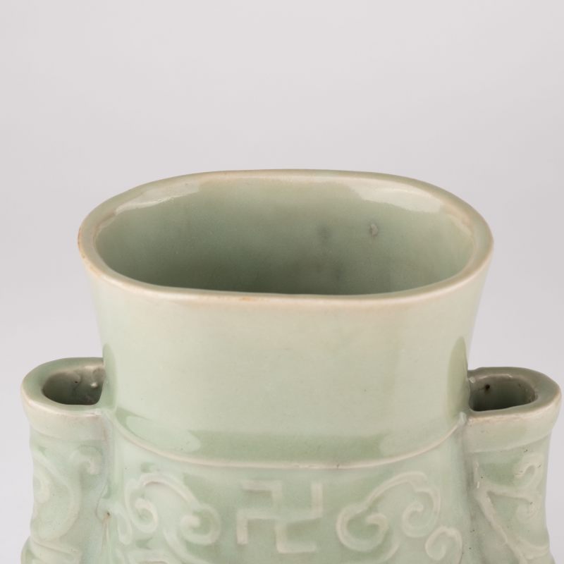    宋 龍泉窯印花貫耳壺 - 图6