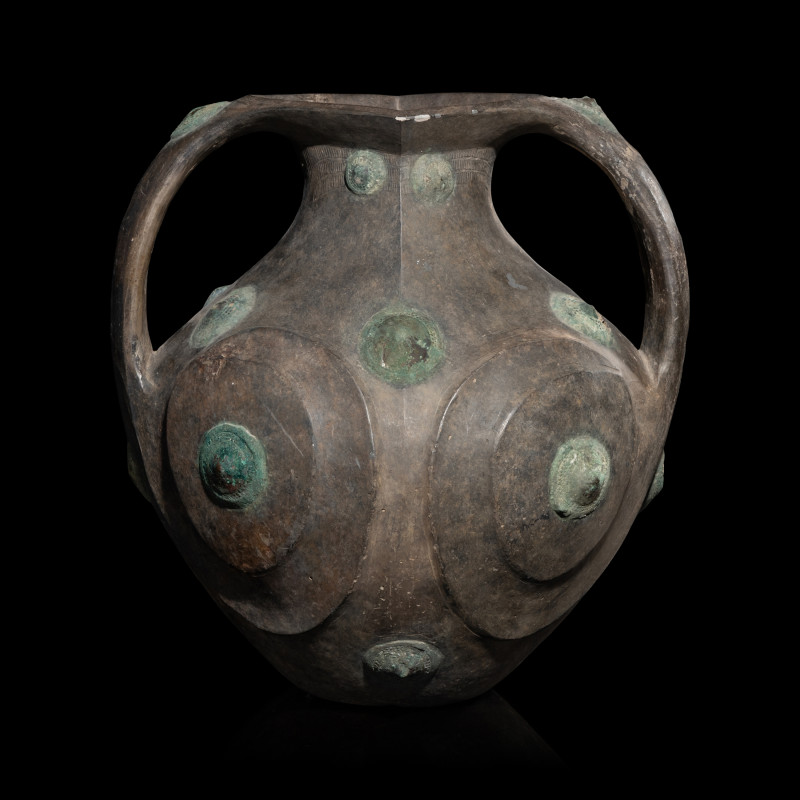 西漢 黑陶嵌铜泡钉双耳壶 | A Chinese Grey Pottery Amphora with Metal Boss Appliques, Western Han Dynasty