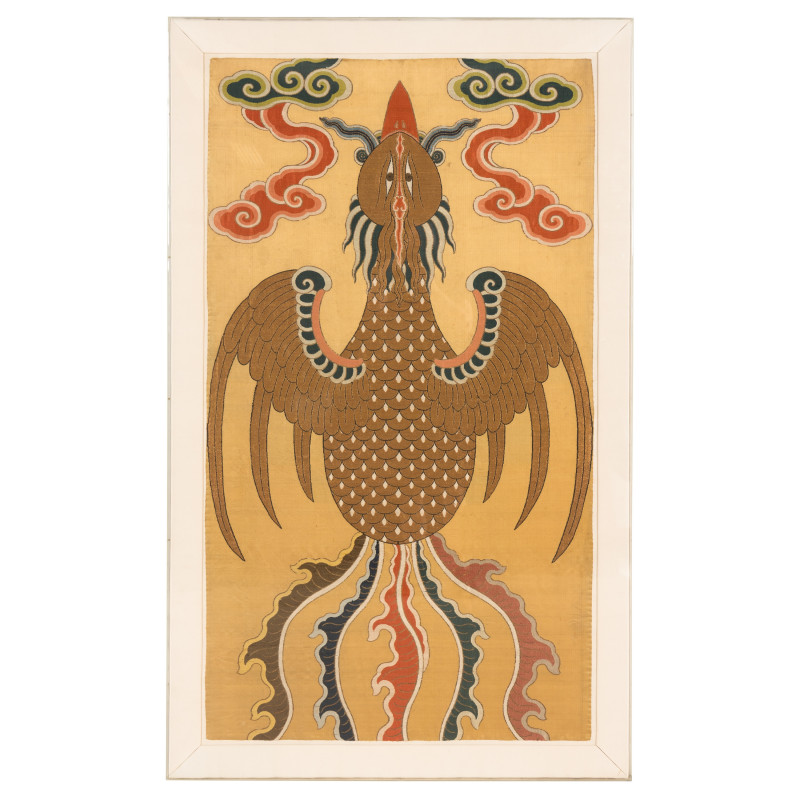清康熙 黃地平金綉鳳凰圖 | An Extremely Rare and Impressive Chinese Gold Ground Embroidered Silk 'Phoenix' Panel, Kangxi Period