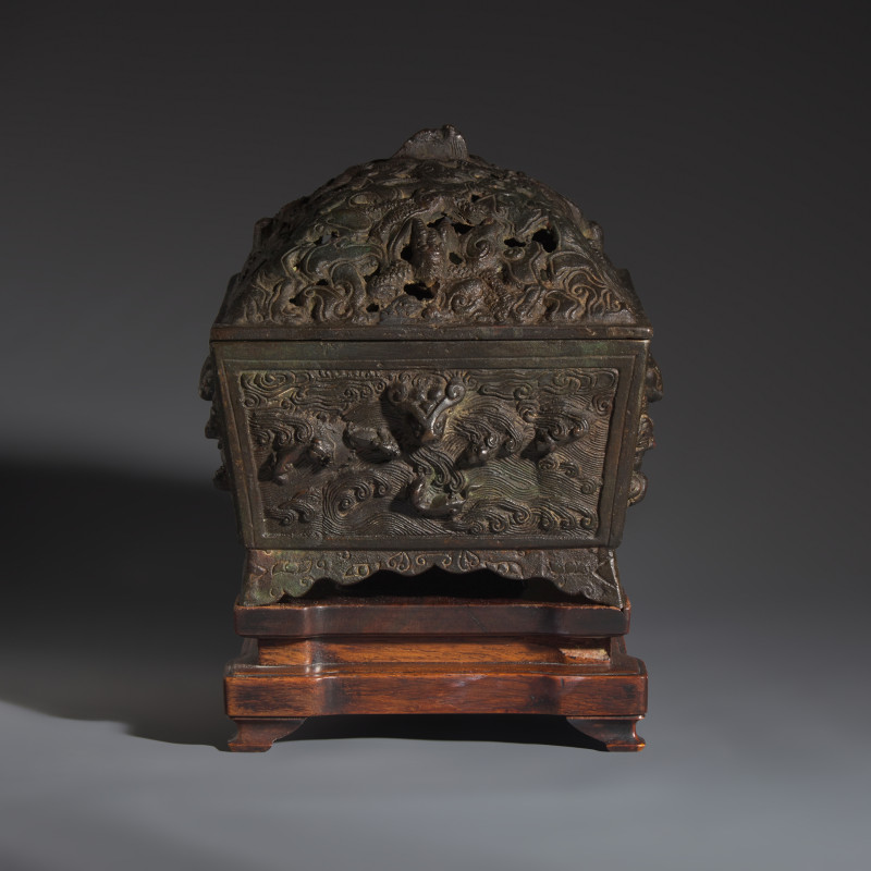 清 仿古四方銅爐 | A Chinese Patinated Bronze Incense Burner, Qing Dynasty - 图2