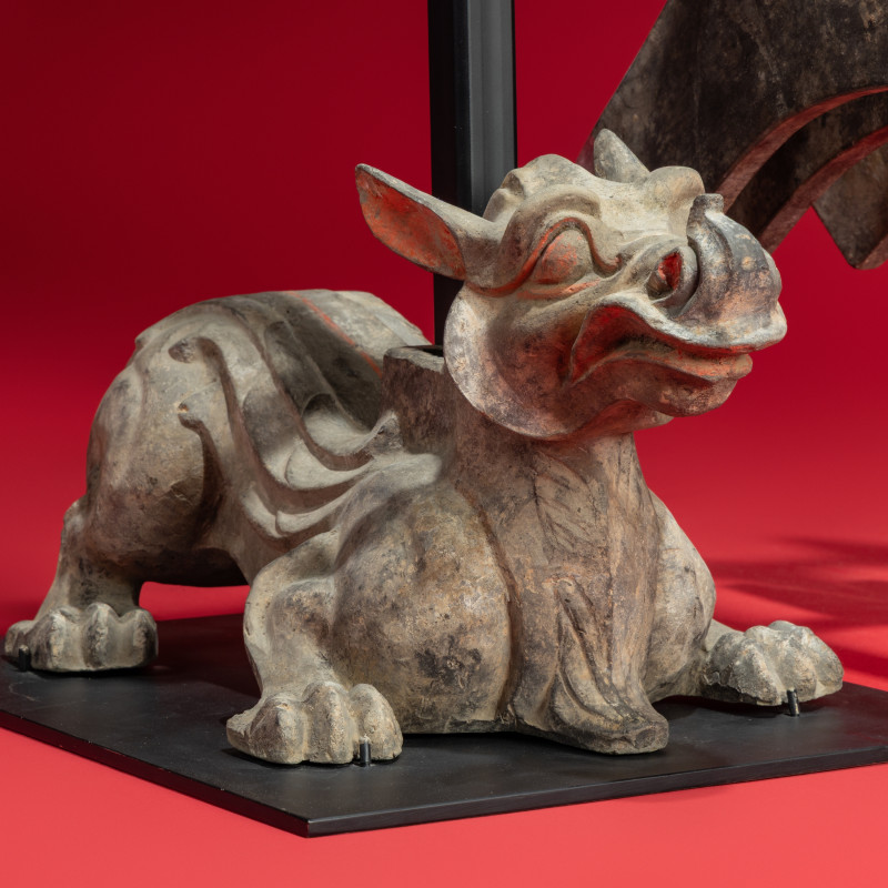 西漢 灰陶編磬一組連辟邪座 | A Rare Chinese Painted Earthenware Chimera and Chimes Set, Qing and Bixie, Western Han Dynasty - 图6